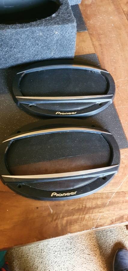 Two 6 X 9 Spaekr Boxes