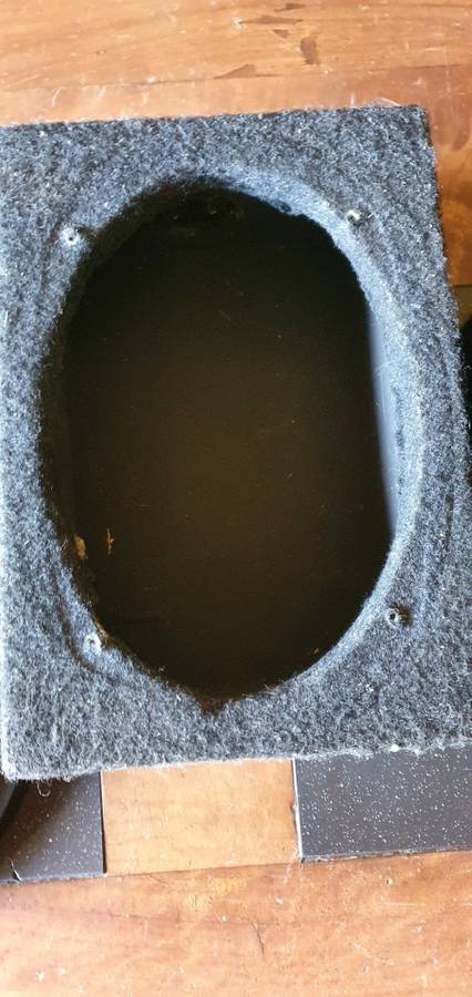 Two 6 X 9 Spaekr Boxes