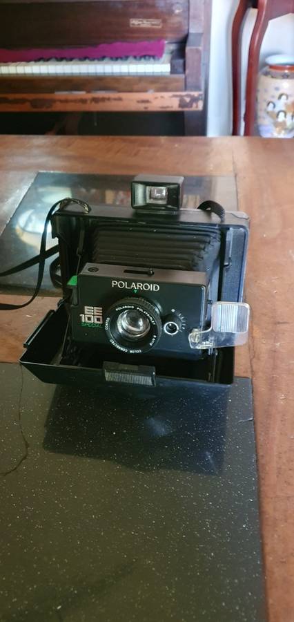 Vintage Polaroid Instant Camera EE 100 Special