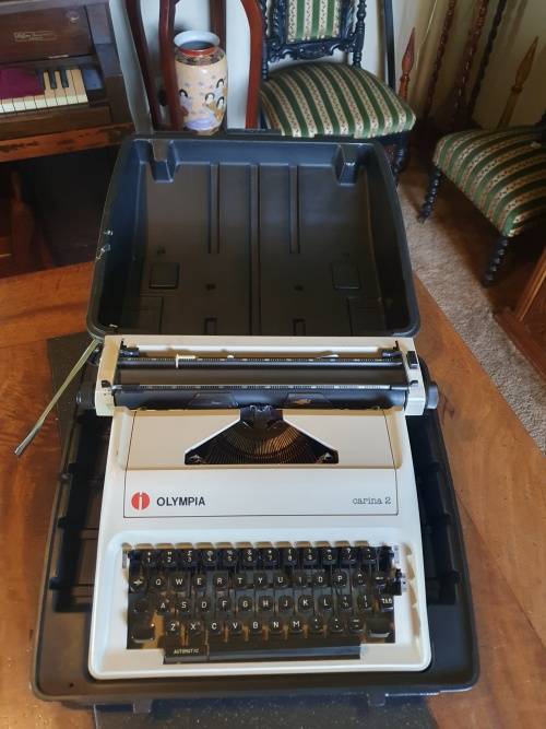 Olympia Carina 2 Typewriter