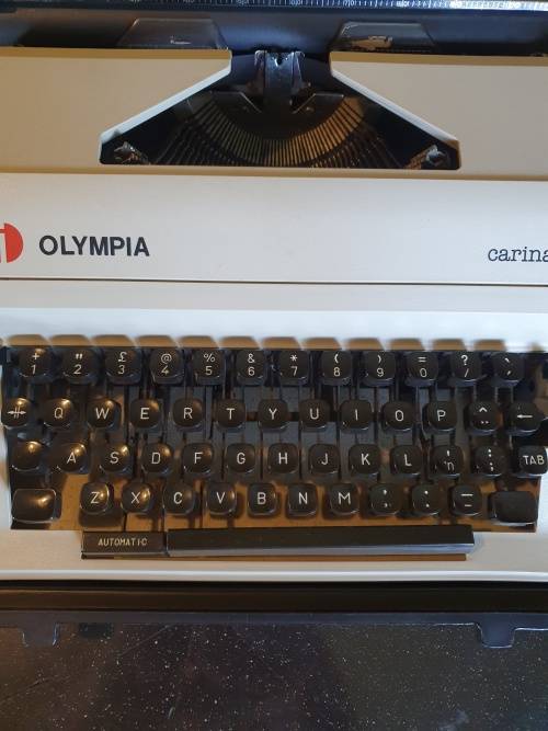 Olympia Carina 2 Typewriter