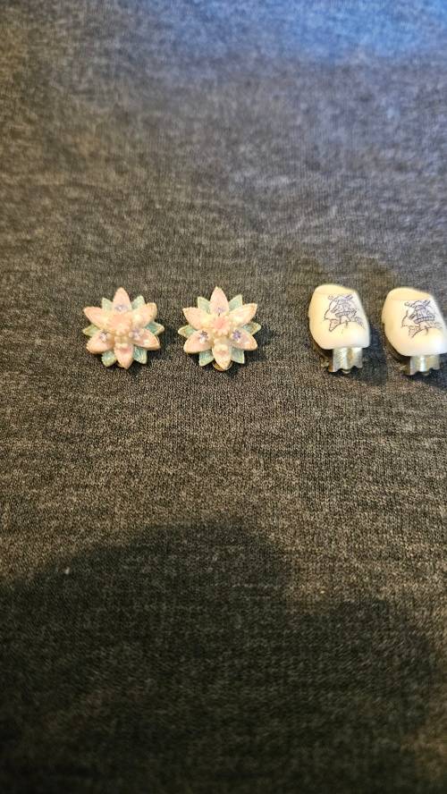 Gorgeous Set of 1930s-1950s Porcelain Earings