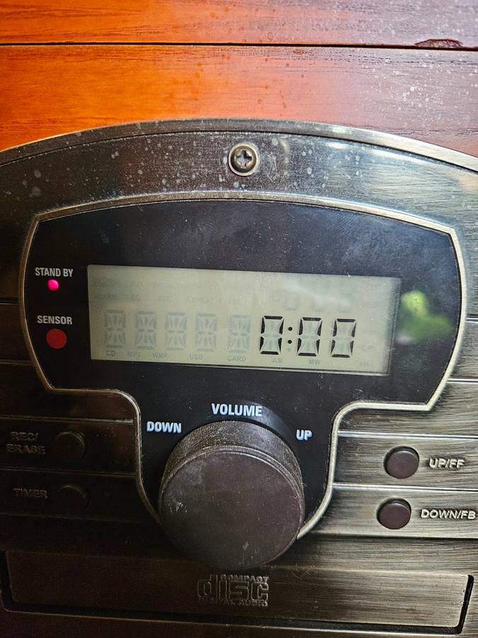 Crosley Cr7002A Turntable, CD, Tuner, Cassette Player