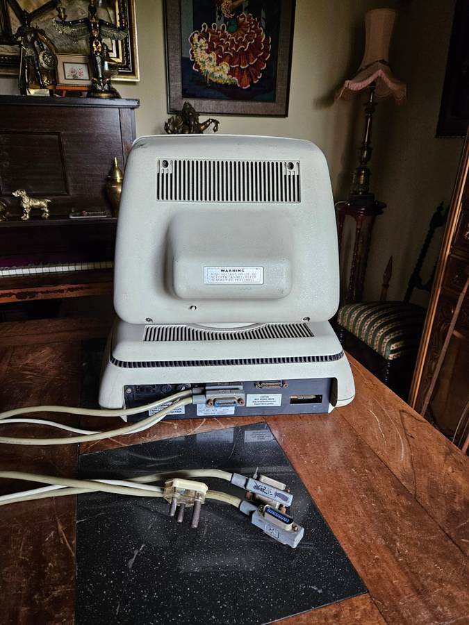 Vintage Commodore Computer 8032 SK