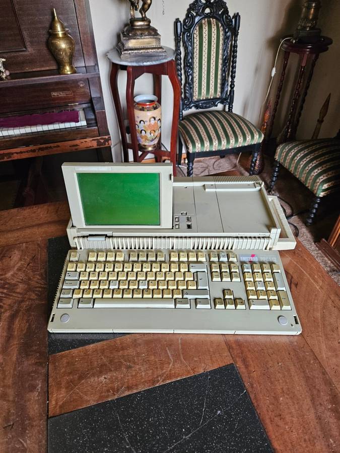 Vintage Amstrad Portable Personal Computer PPC 512
