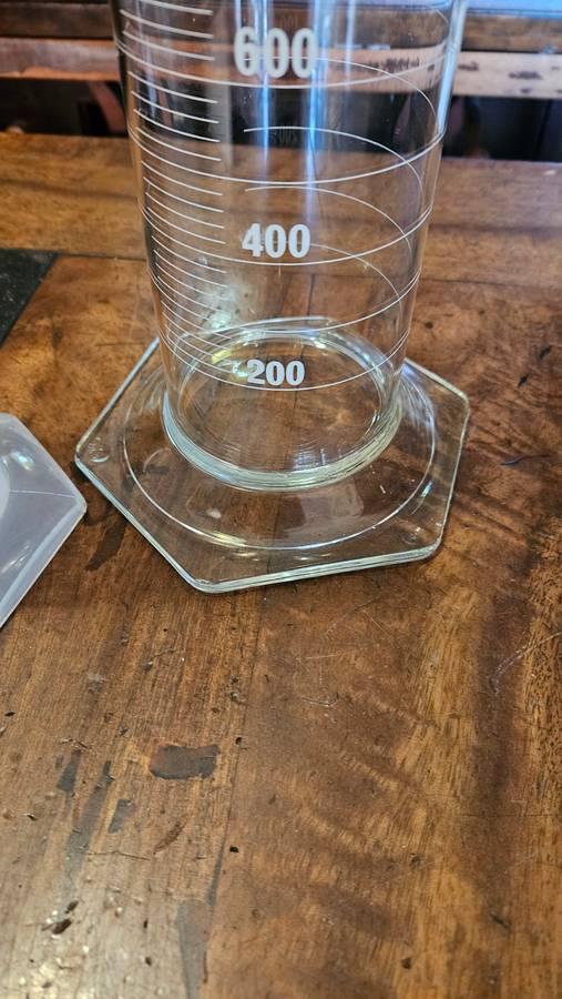 Tall Glass & Plastic Beakers