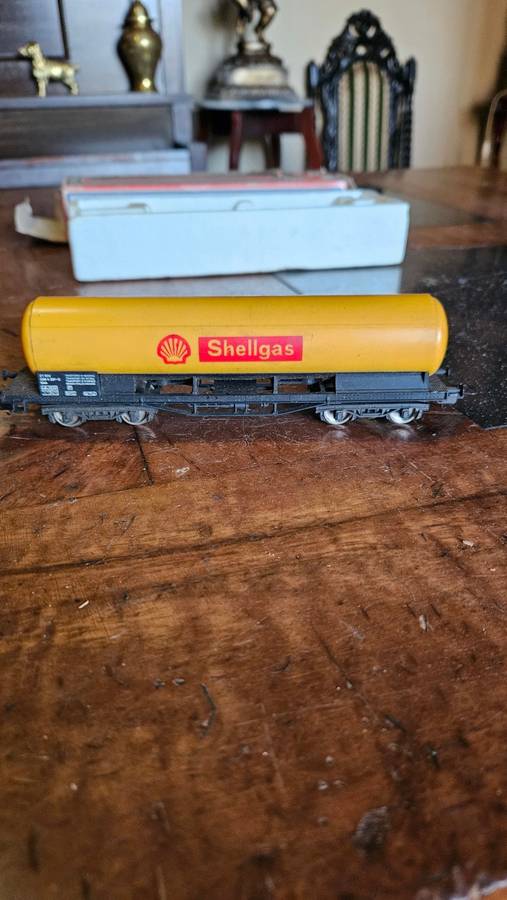 Lima Train Shellgas Coach