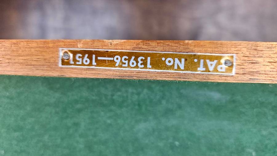 Imbuia Ball & Claw Linen Kist