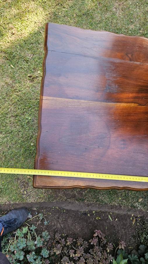 Imbuia Ball & Claw Linen Kist