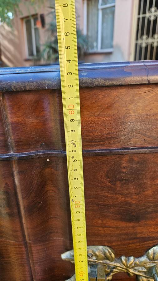 Imbuia Ball & Claw Linen Kist