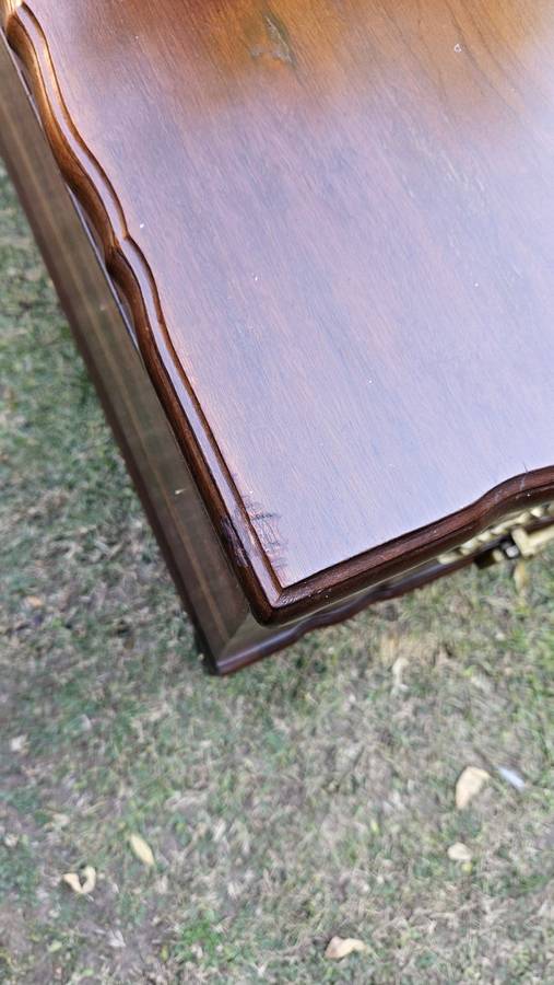 Imbuia Ball & Claw Linen Kist