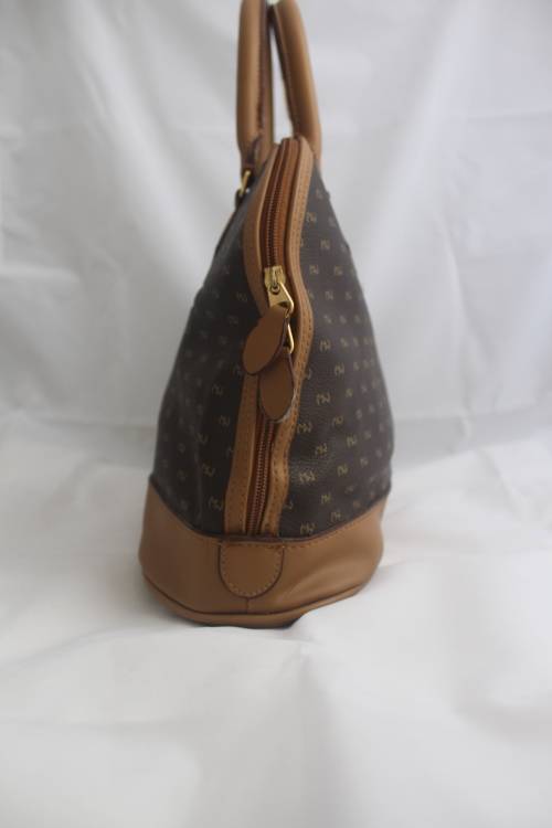 Luigi Mallavelli Milano Leather Handbag Mint Condition