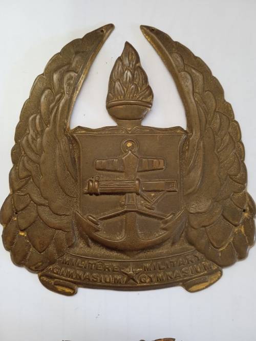 Military Gymnasium brass plaque and 2 x badges