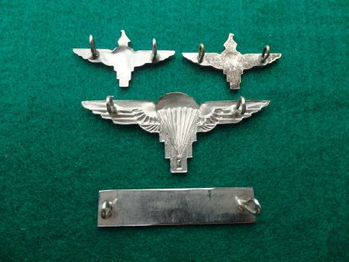 ZIMBABWE PARA / COMMANDO SET - ALL LUGS INTACT