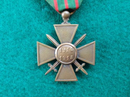 FRENCH CROIX DE GUERRE 1914 - 1918 - WITH STAR EMBLEM