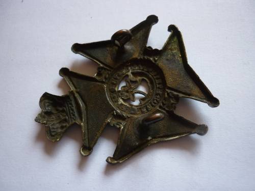 KINGS ROYAL RIFLE CORP VICTORIAN CAP BADGE - BOTH LUGS INTACT