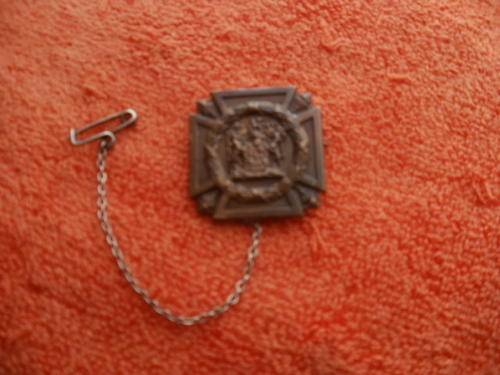 NEXT OF KIN BROOCH - SOUTH AFRICAN ISSUE .