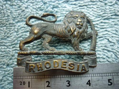 SOUTHERN RHODESIA COLLAR BADGE - I LUG - OWEN 3137