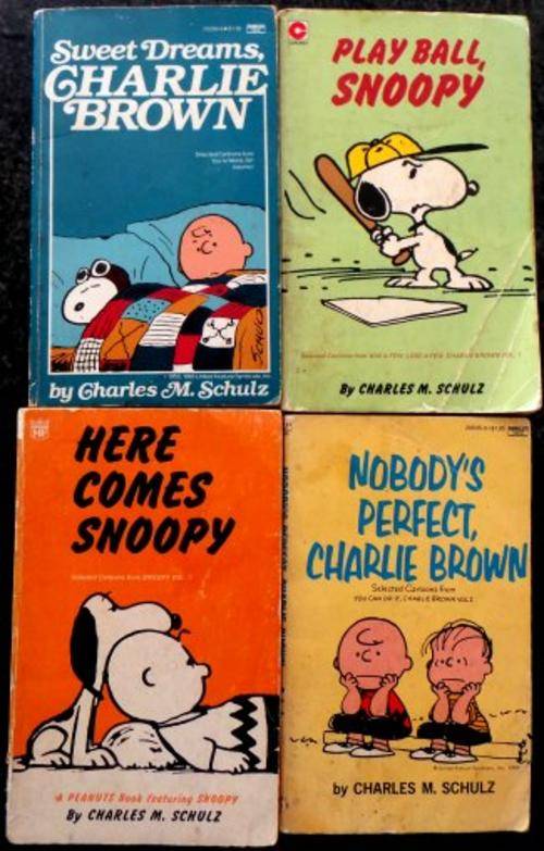 4 X SNOOPY & CHARLIE BROWN BOOKS - In Good Condition - See pic***