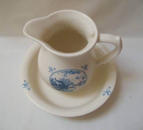 VINTAGE CRESCENT POTTERIES ORNAMENTAL 'DELFTWARE' SMALL WASHSTAND EWER & BASIN