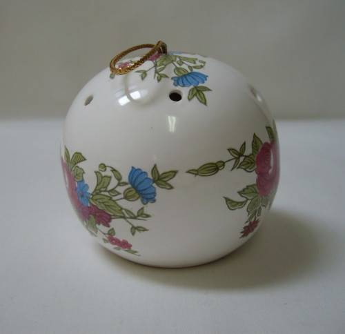 VINTAGE FLORAL POMANDER