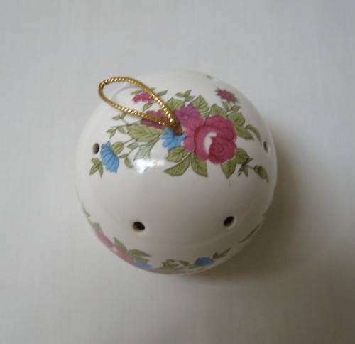 VINTAGE FLORAL POMANDER