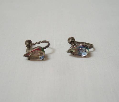 VINTAGE PAIR AURORA BOREALIS CRYSTAL SCREW-ON EARRINGS