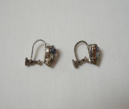 VINTAGE PAIR AURORA BOREALIS CRYSTAL SCREW-ON EARRINGS