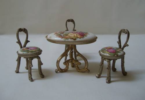 VINTAGE LIMOGES-STYLE 'FRAGONARD' 4pc MINIATURE PATIO SET
