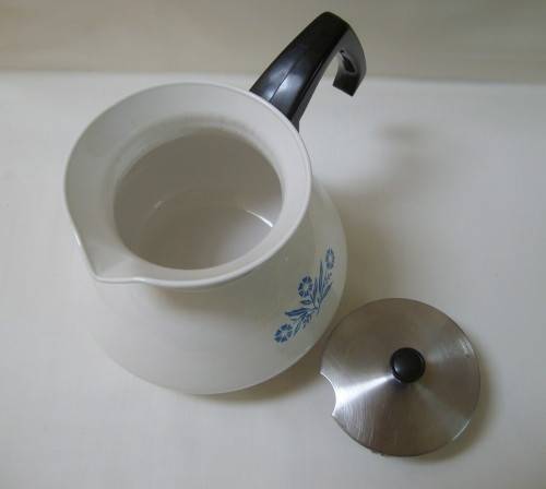 CORNING WARE BLUE CORNFLOWER MODEL P-104 TEAPOT