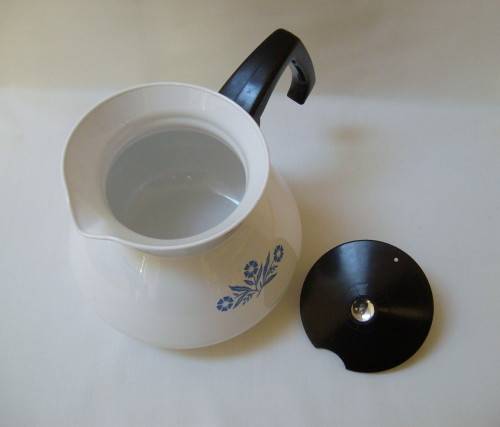 CORNING WARE BLUE CORNFLOWER MODEL P-104 TEAPOT