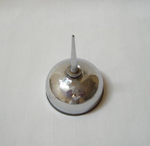 VINTAGE CHROME-PLATED MINIATURE OILCAN