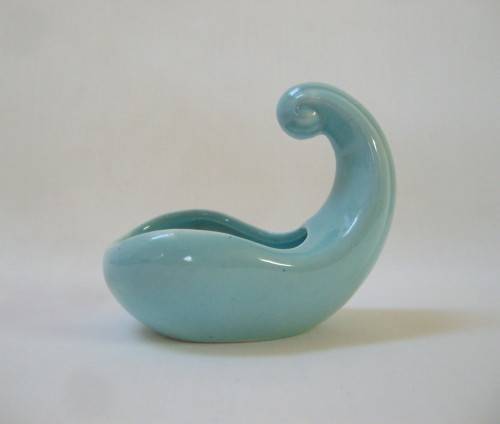VINTAGE LUCIA WARE No: 1101 MINIATURE VASE c1940s