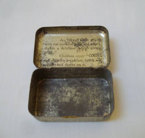 VINTAGE BRITISH OXO 6 CUBES TIN