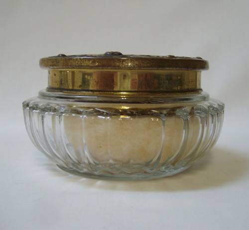 VINTAGE REGENT PRODUCTS GLASS POWDER BOWL & COVER