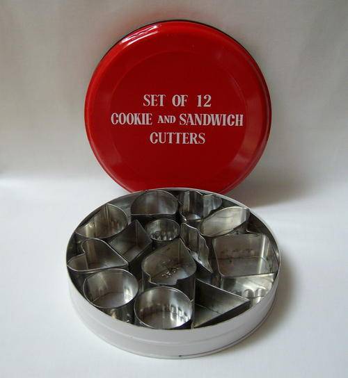 SET OF 12 COOKIE AND SANDWICH CUTTERS