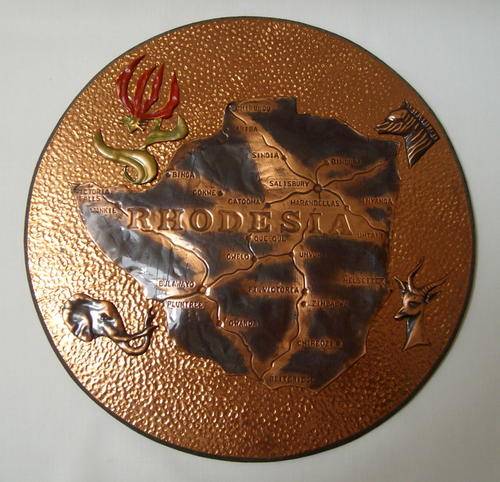 VINTAGE COPPER RHODESIAN ROUND PLAQUE WALL HANGING c1970's