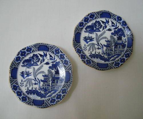 TWO VINTAGE PETER STANIER 'WILLOW' MINIATURE PLATES