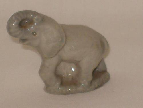 WADE WHIMSIE ~ GREY ELEPHANT
