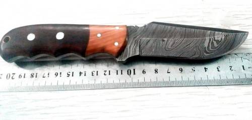 02 Damascus Steel knives with leather sheaths/custom made knives