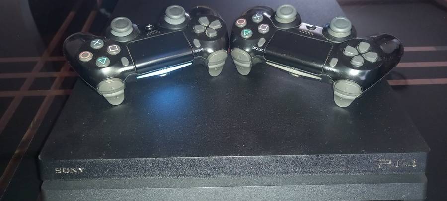 1T PlayStation 4 pro CUH7218B