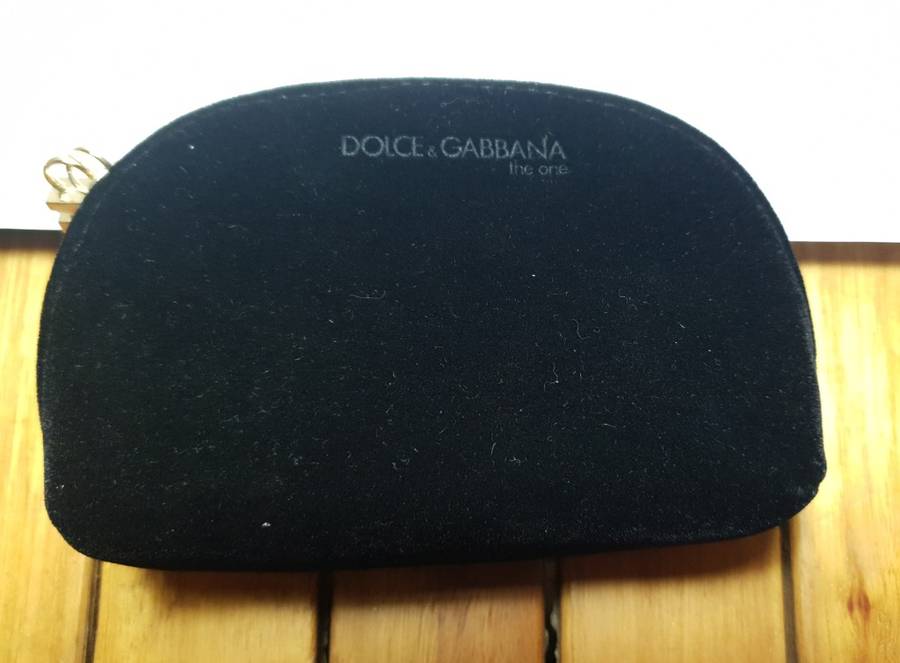 BRAND NEW LUXURY LADIES CLUTCH COSMETIC POUCH FROM `DOLCE & GABBANA`.