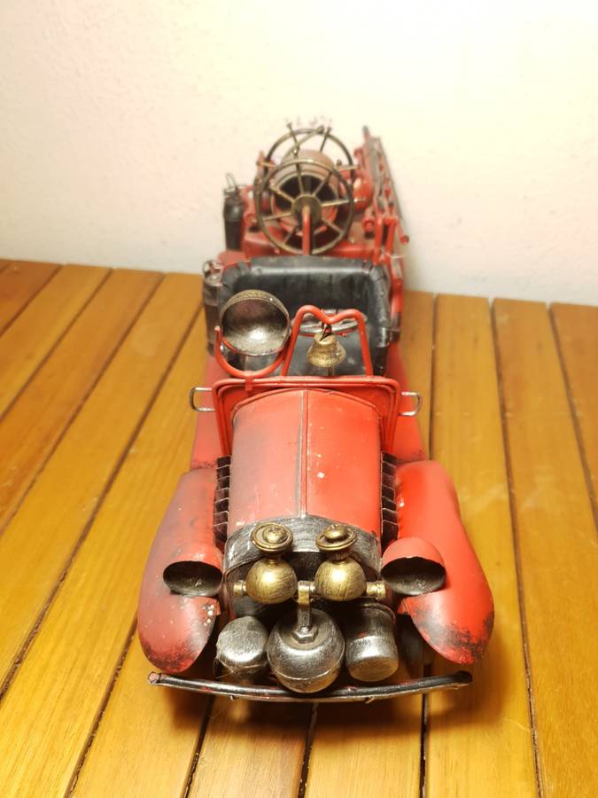 RARE VINTAGE COLLECTABLE STAMP METAL FIRE BRIGADE TRUCK SCALE MODEL.