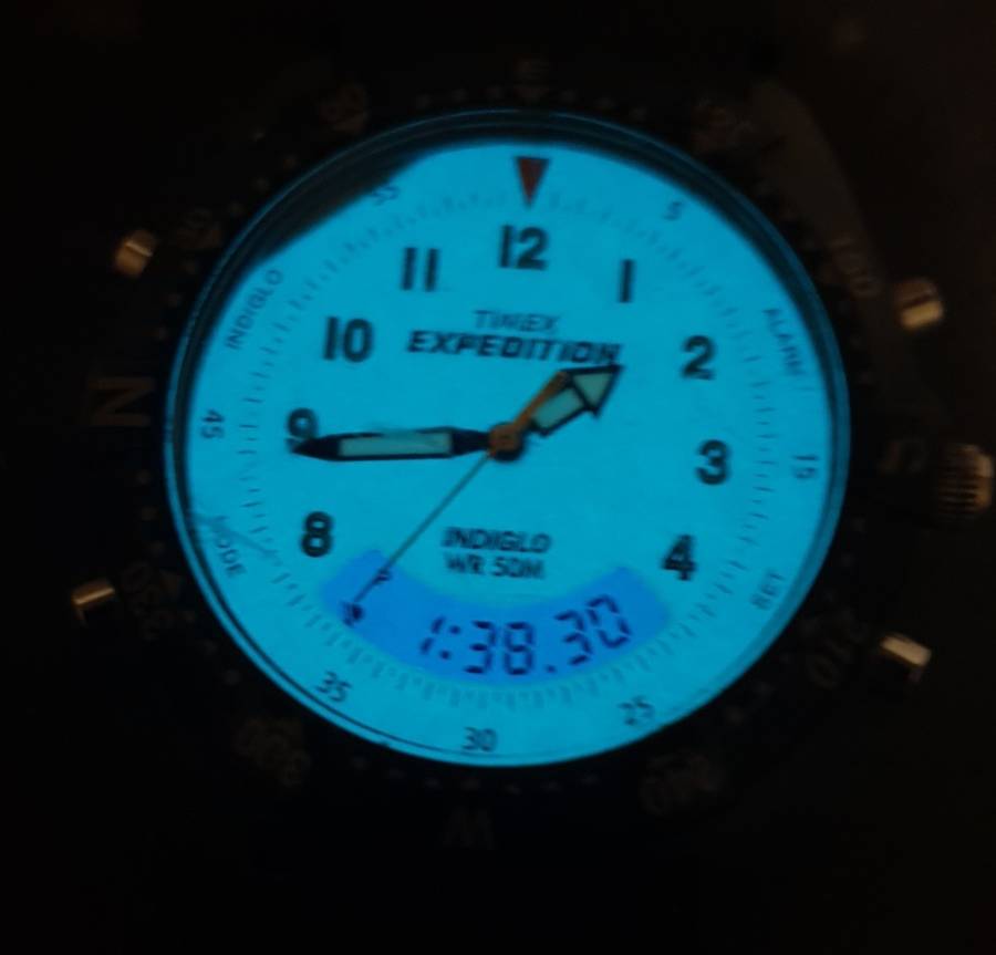 Vintage Timex - Expedition model rugged Indiglow dual mode swiss gents wrist watch.