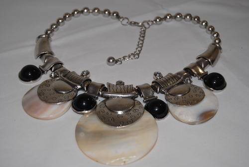 Stunning silver necklace with crystals