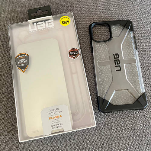 Apple iPhone Xs Max / Space Gray / 256GB + UAG Cover