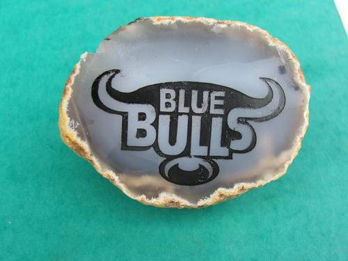 Half Agate egg paperweight.