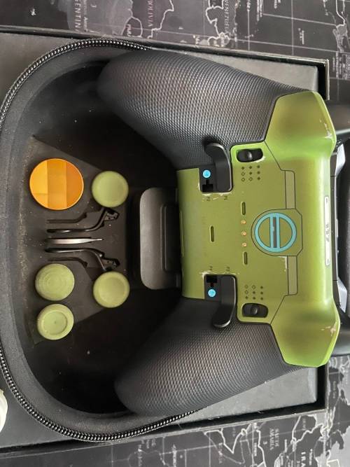Xbox Elite Wireless Controller Series 2 - Halo Infinite Limited Edition