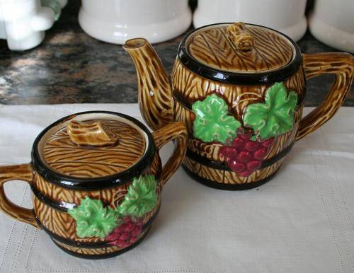 'Wine Barrel' Teapot & Sugar Bowl.