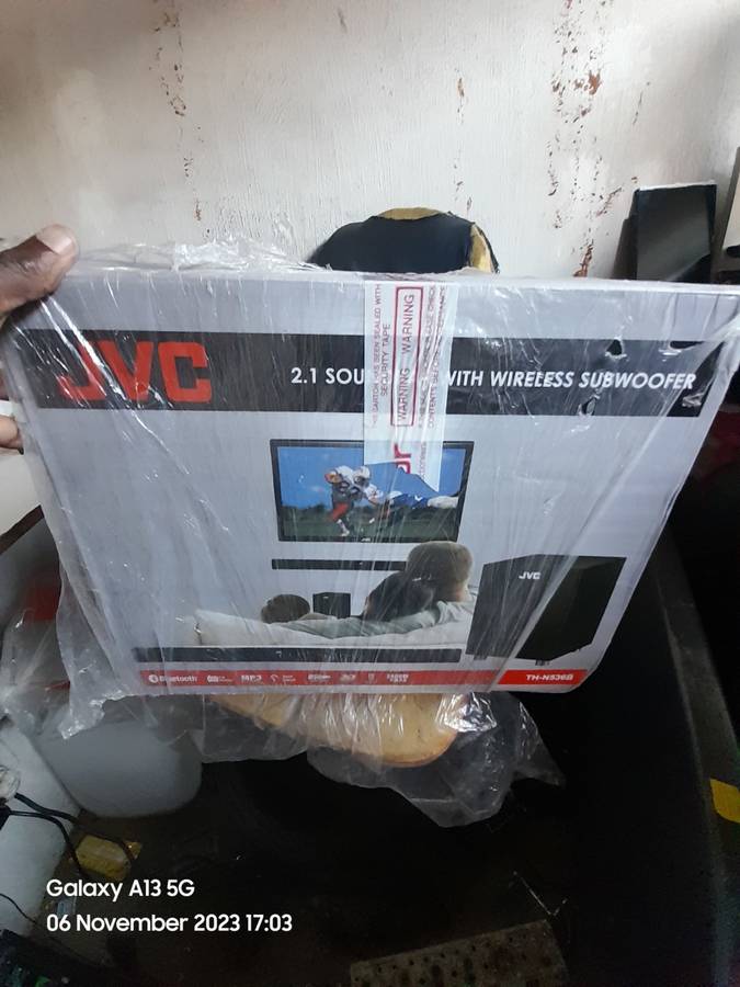 JVC 2400W PMPO 2:1 SOUNDBAR WITH WIRELESS SUBWOOFER